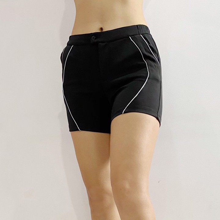 Quần đùi thể thao nữ chất thun 4 chiều phù hợp cho cầu lông gym chạy bộ.