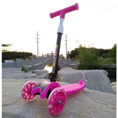 FREE SHIP – xe trượt scooter có bánh xe phát sáng – xe cân bằng – xe lắc cho bé từ 2-8 tuổi chơi