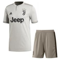 Áo bóng đá câu lạc bộ Juventus xám trắng – Hàng thun thái nhập xịn – 2018 – 2019 có logo đầy đủ