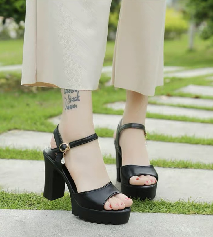 Sandal nữ đế xuồng gót 9p chắc chắn chất liệu da mềm 2 màu cực xinh