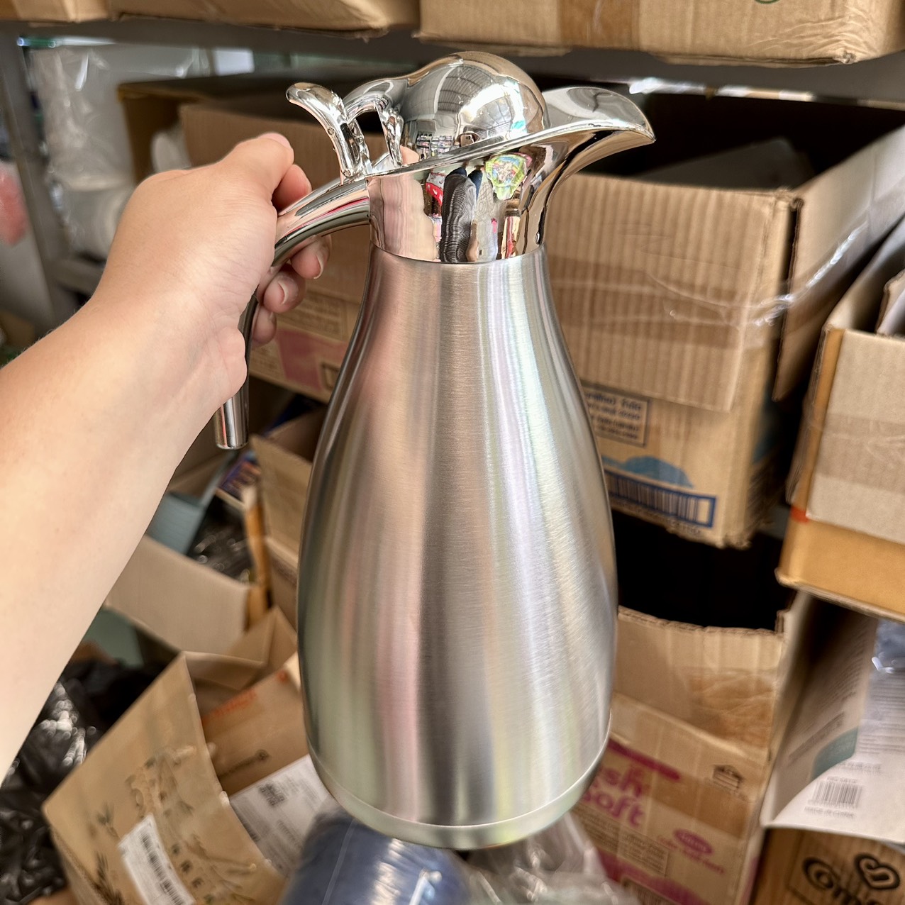 Bình nước giữ nhiệt inox 2L pha trà, nước đậu cực tiện