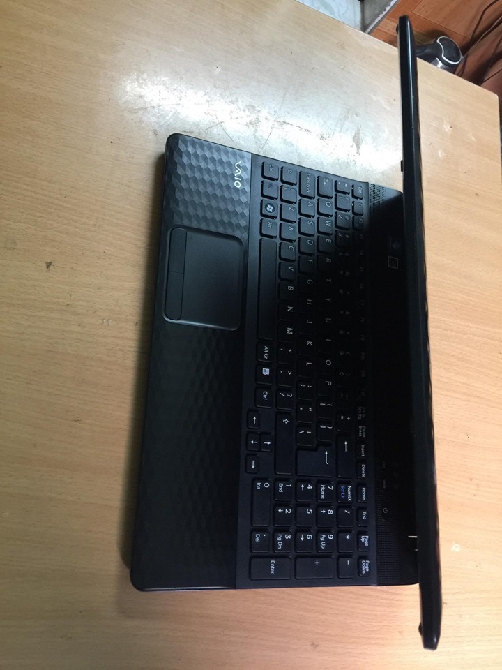 Laptop Cũ Sony Vaio VPCEH Vân Kim Cương Core i5 Ram 4G ổ 500G màn 15.6 đủ phím số