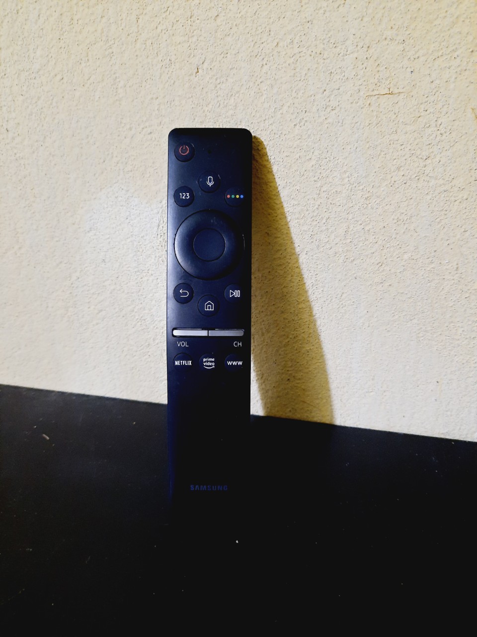 Remote Điều khiển tivi Samsung giọng nói RU 2019 có tìm kiếm bằng Tiếng Việt- Hàng chính hãng Made in...