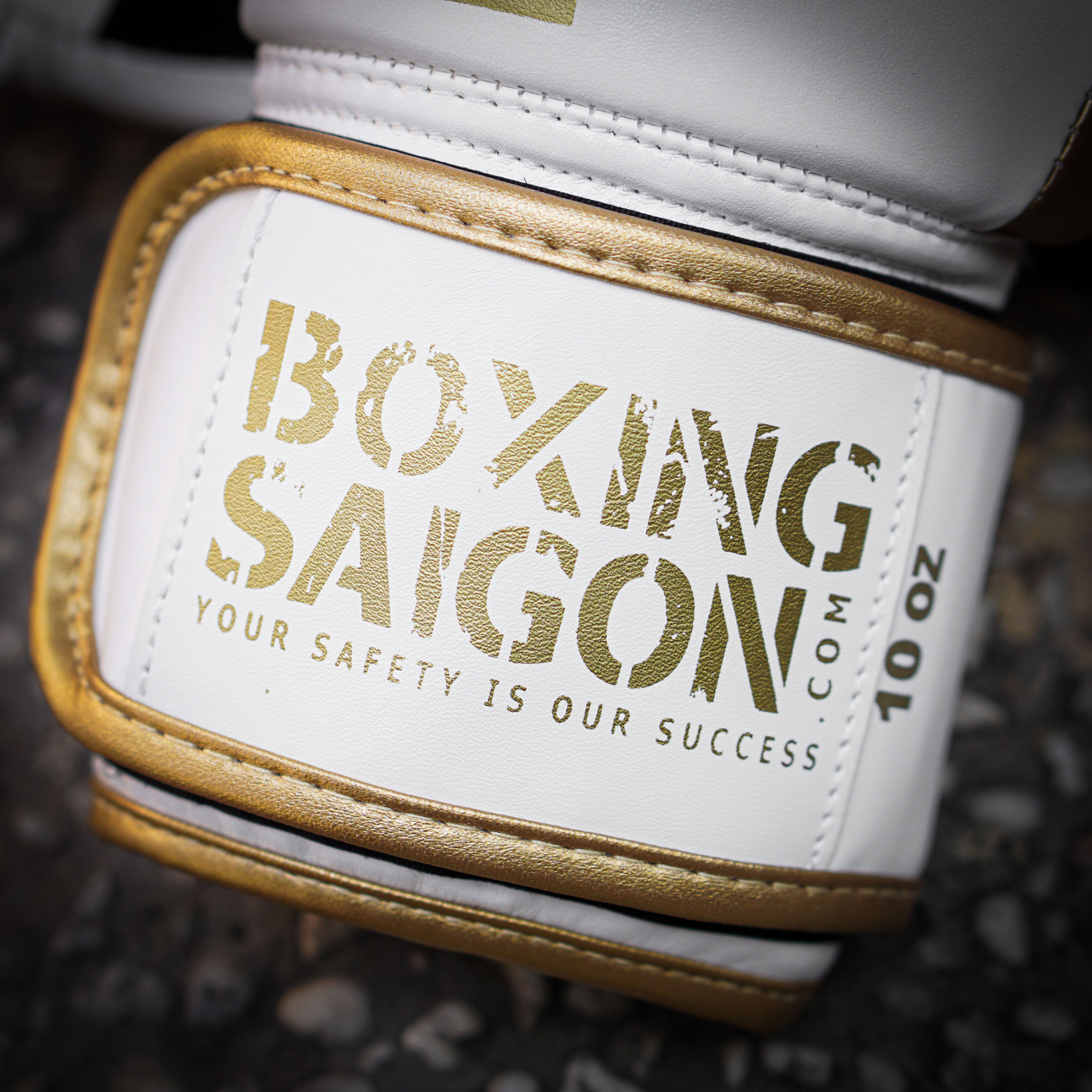 Găng Tay Boxing Saigon Inspire - White/Gold