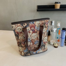 【April hot】 Cartoon bear bucket bag 2023 new vintage sense zipper handbag ins trendy fashion cosmetic mummy