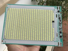 Chip led năng lượng mặt trời bàn chải 750 Led KÈM ROMOTE