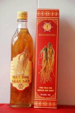 Mật Ong Nhân Sâm Xuân Nguyên chai thủy tinh chai 500ml gồm 250gr nhân sâm + mật ong rừng
